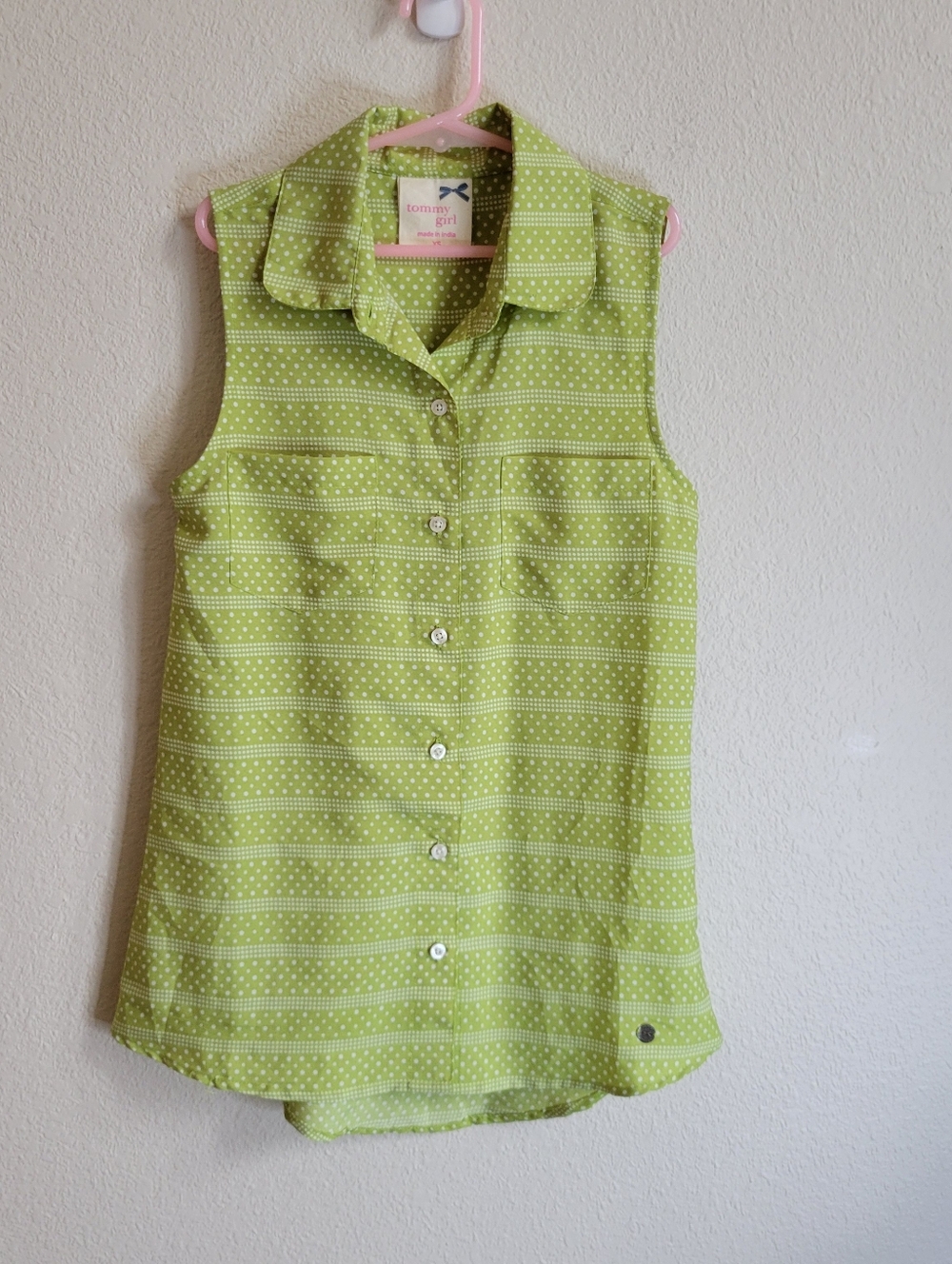 Tommy Girl Sleeveless Button-Up Top in Lime Green Dot Stripe Extra Small.